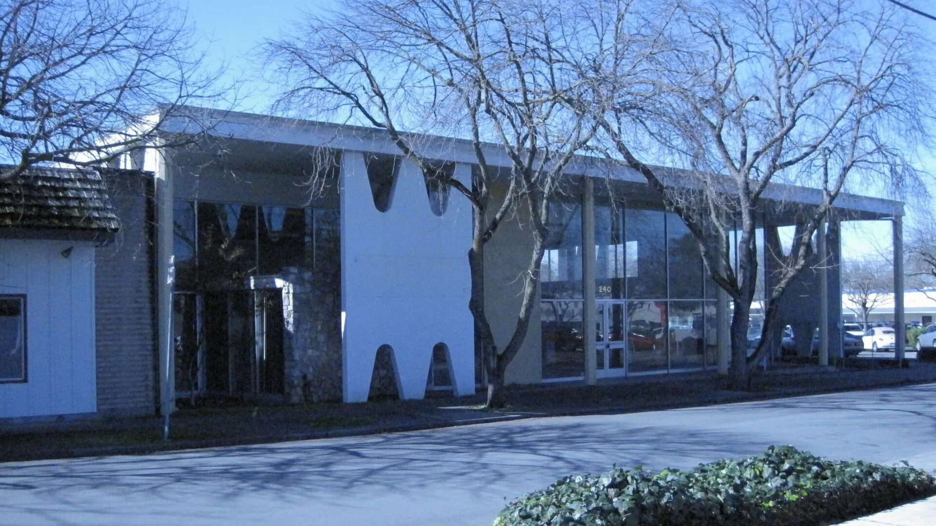 Mid-century downtown building on Main Street in Los Altos